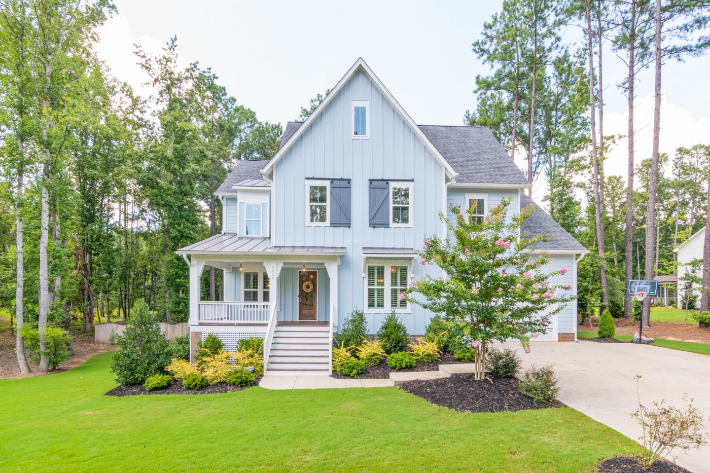 Trim and siding repaint in Lakeshore